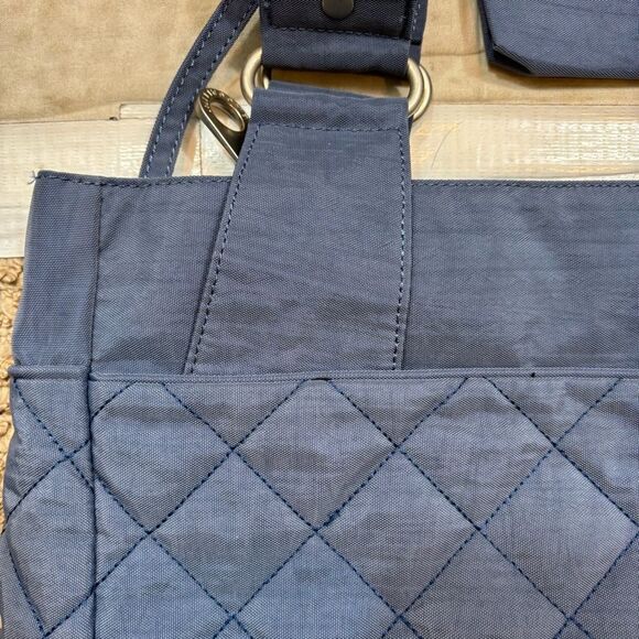 Brand new without Tags Ladies Baggallini Brand Large Blue Quilted Tote Bag - Picture 4 of 16